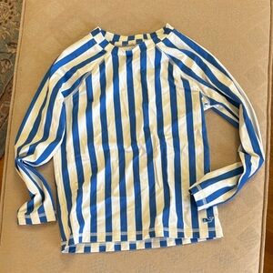 EUC Vineyard Vines rash guard. Size 6. Unisex.